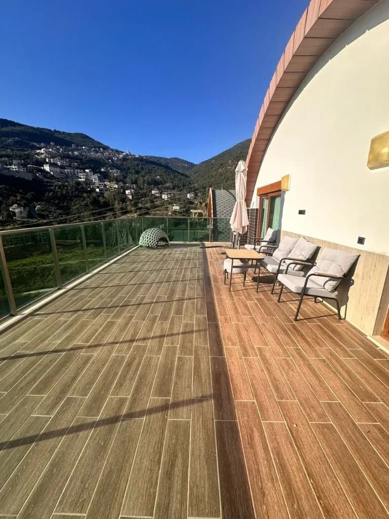 Villa 3+2 — 3 Bedrooms & 2 Studios — terrace