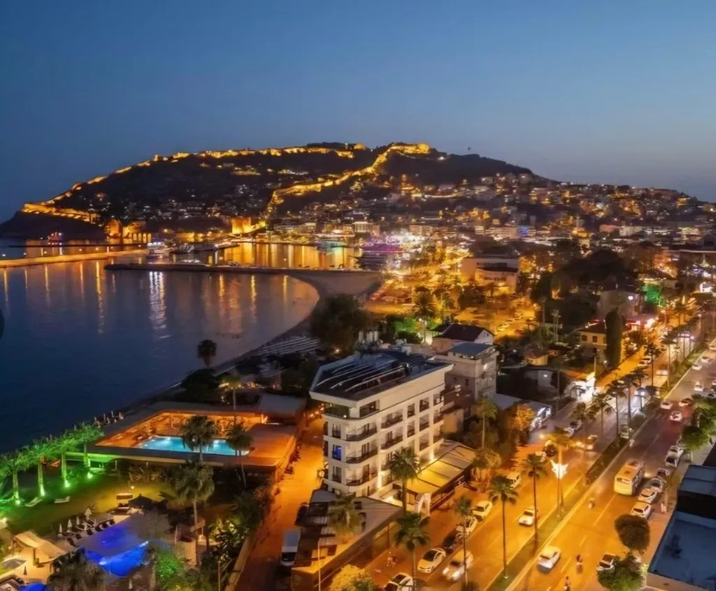 DE'MANOR Boutique Hotel — Alanya Center — location aerial